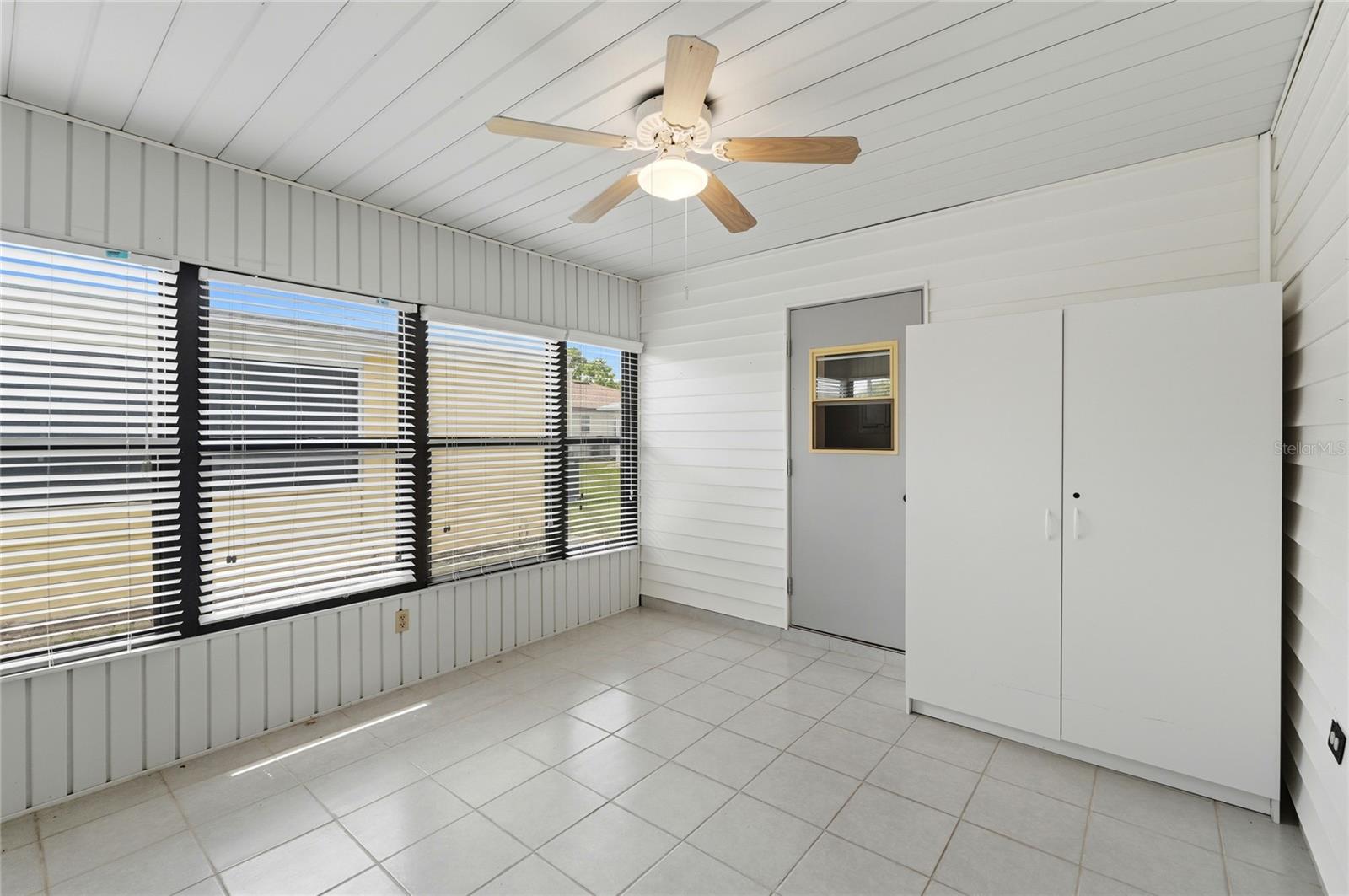 COLONNADES PH 01 - Residential