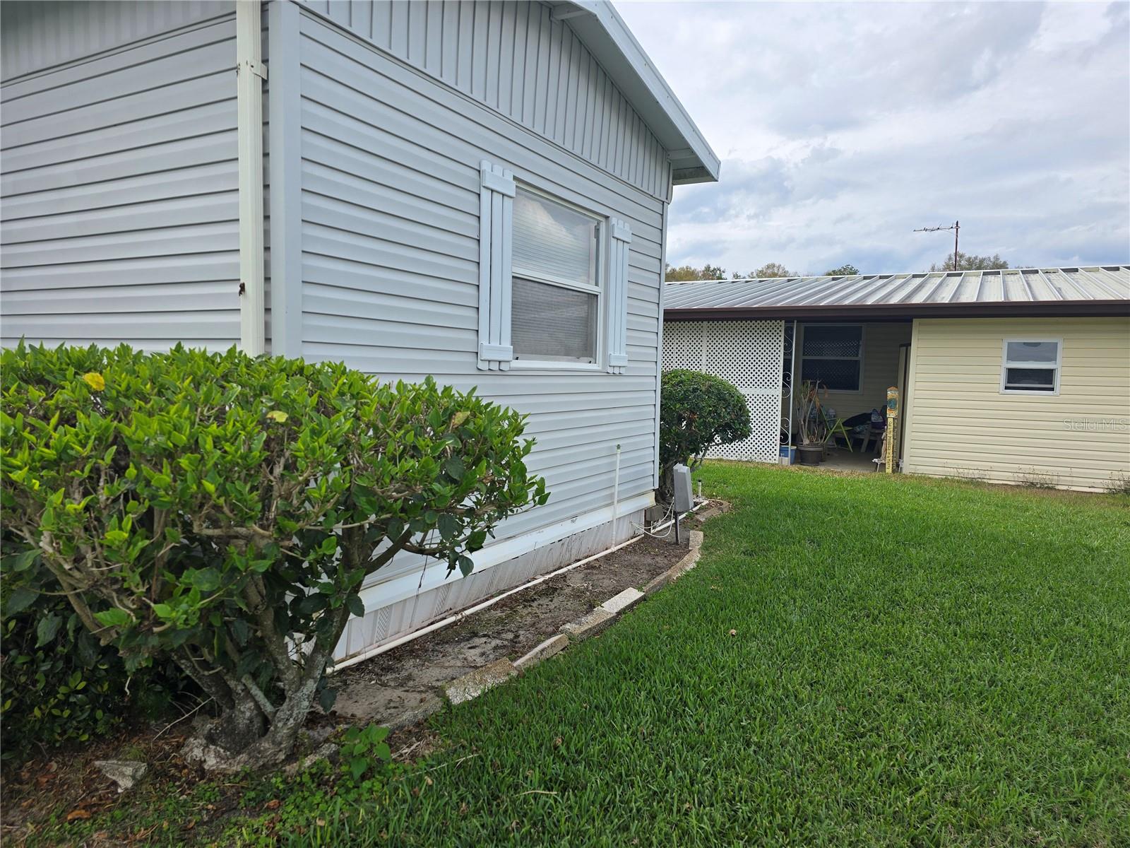 ARIANA SHORES MHP - Residential