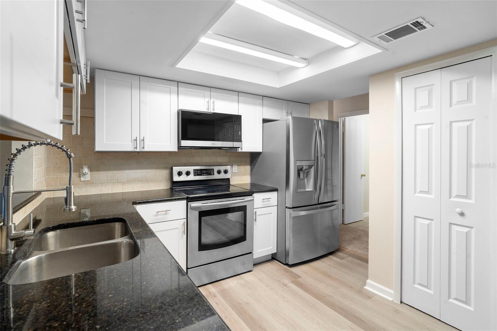 OAKTREE VILLAGE - Residential