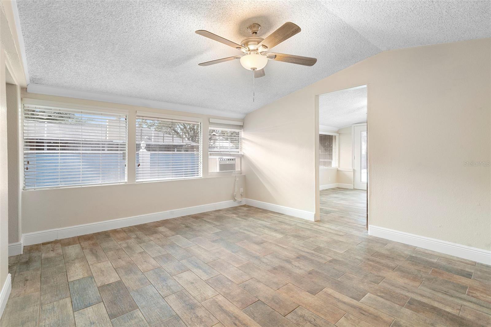 OAKTREE VILLAGE - Residential