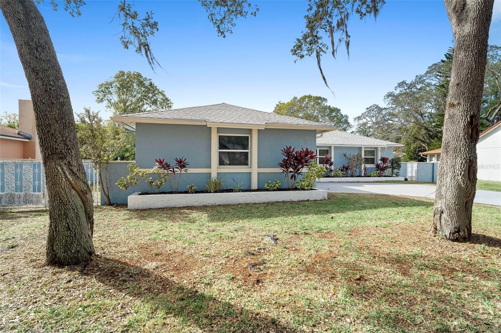 OAKTREE VILLAGE - Residential