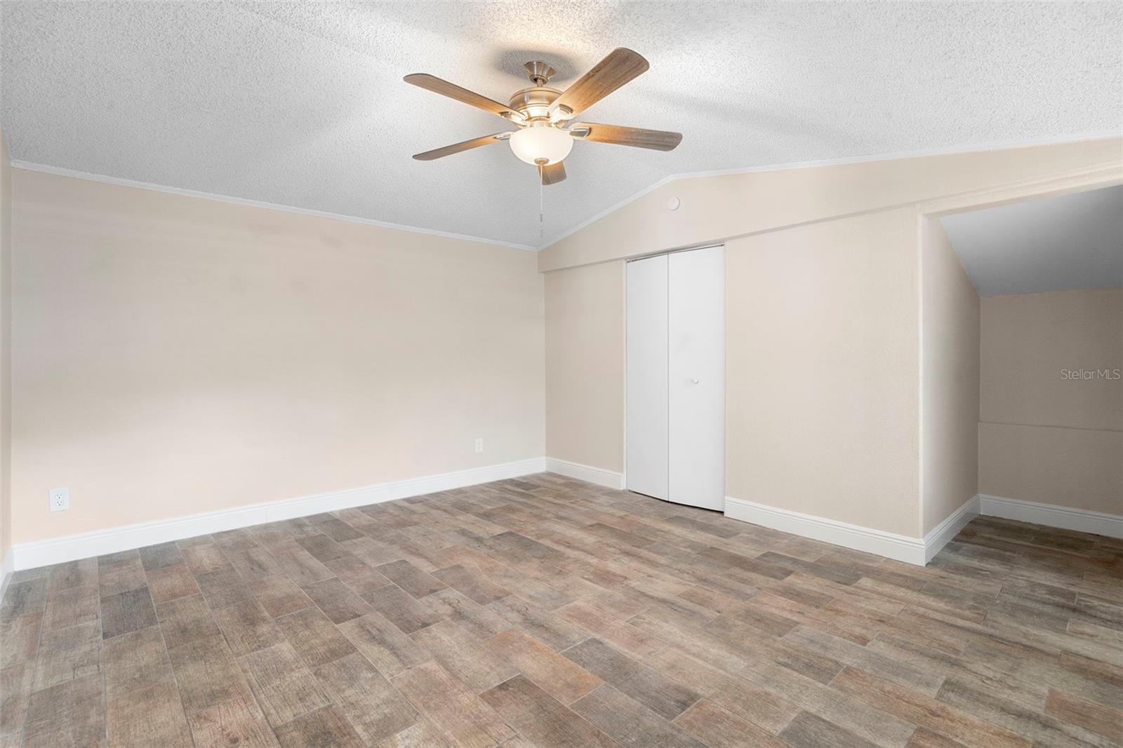 OAKTREE VILLAGE - Residential