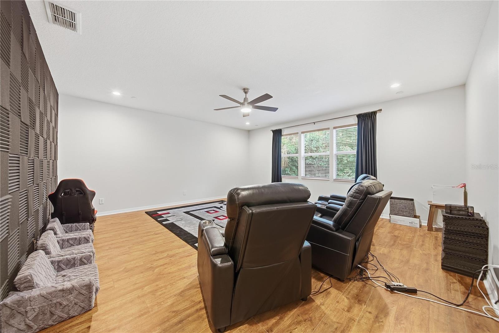 SEVEN OAKS PRCL S-9 - Residential Lease
