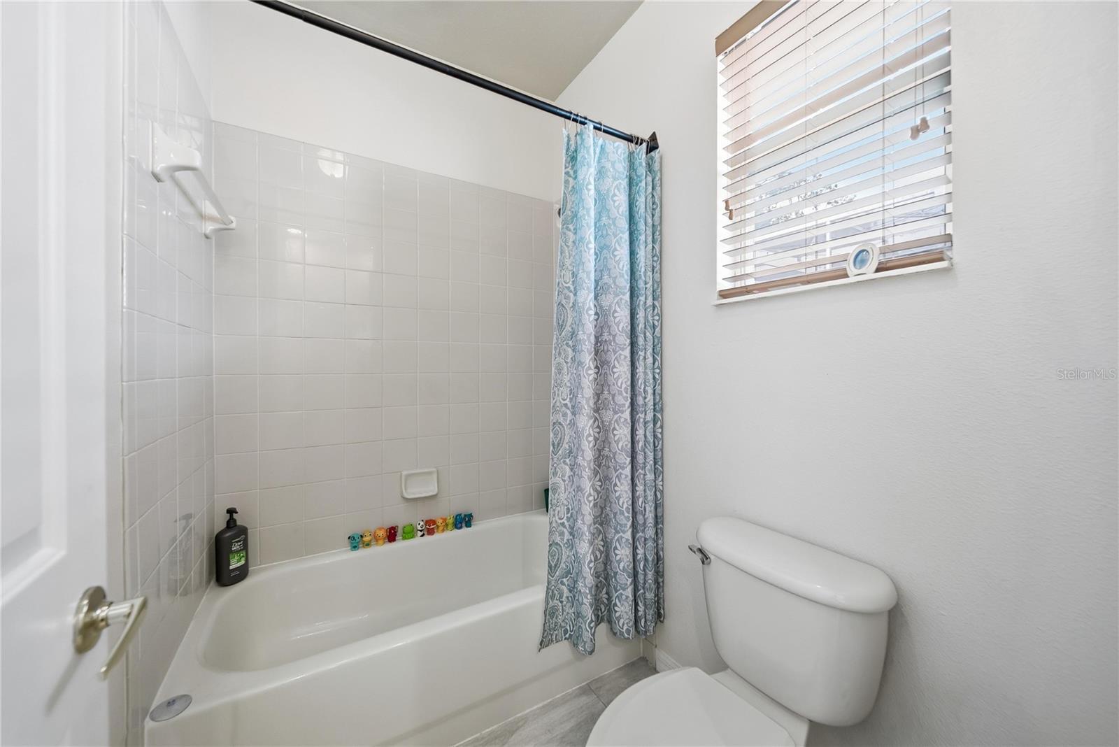 SEVEN OAKS PRCL S-9 - Residential Lease