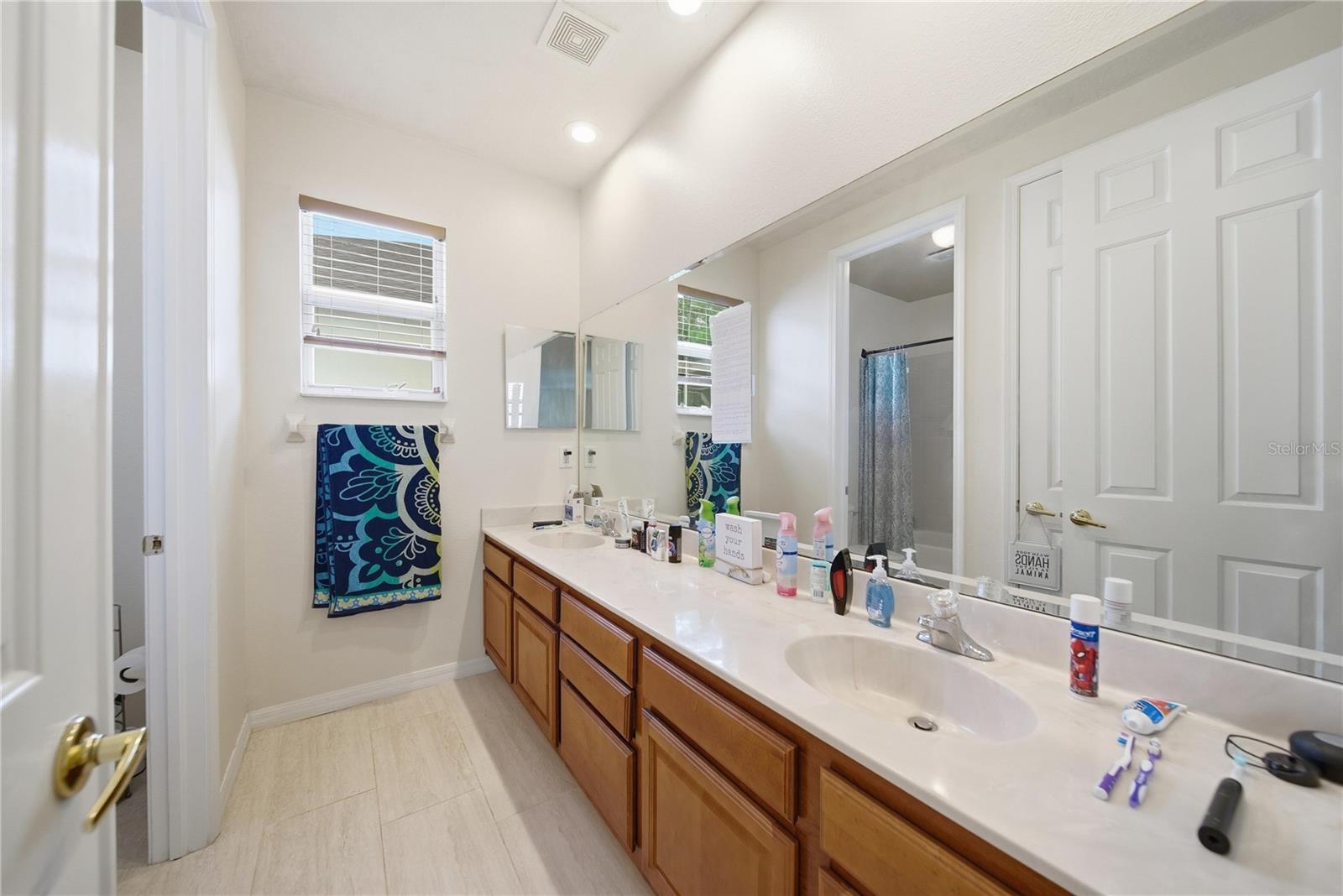 SEVEN OAKS PRCL S-9 - Residential Lease