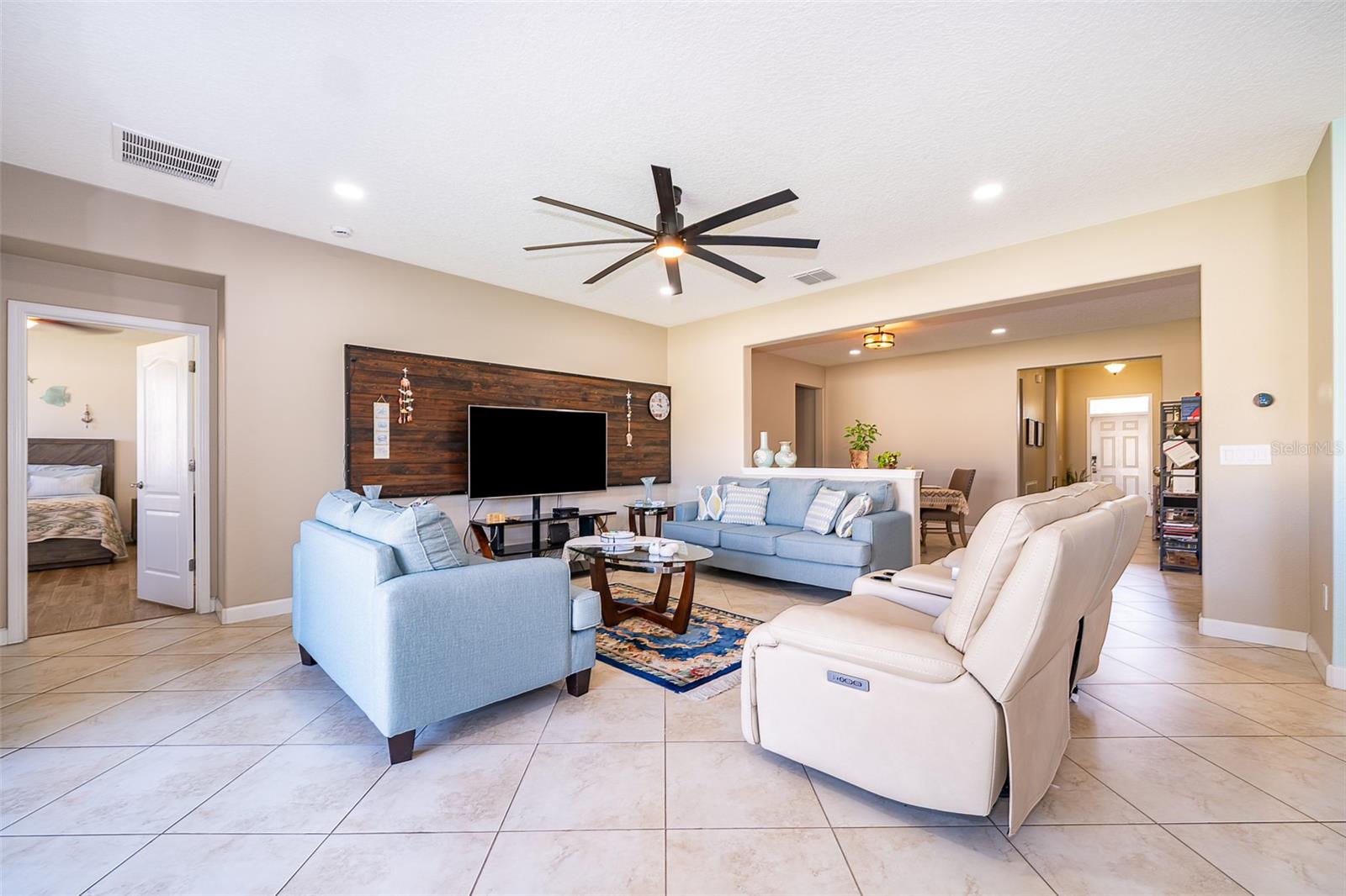 WYNDHAM LAKES ESTATES - Residential