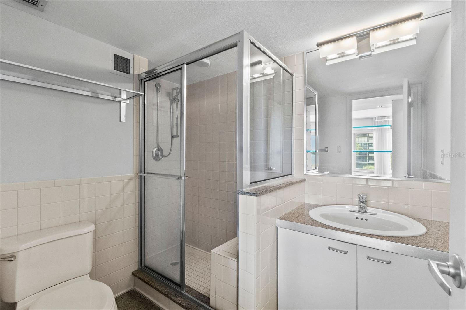 HARBOUR HOUSE CONDO - Residential Lease