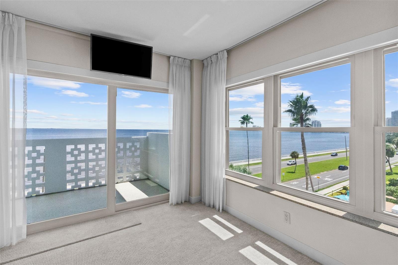 HARBOUR HOUSE CONDO - Residential Lease