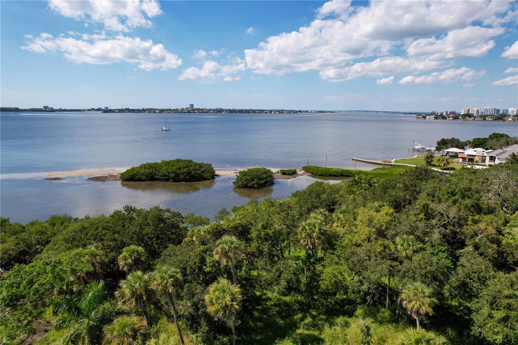 SHORELAND WOODS - Residential