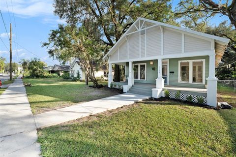 A home in PLANT CITY