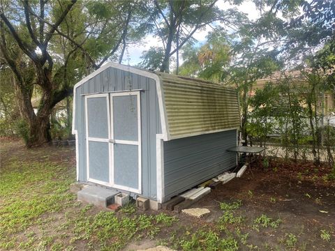 A home in DELAND