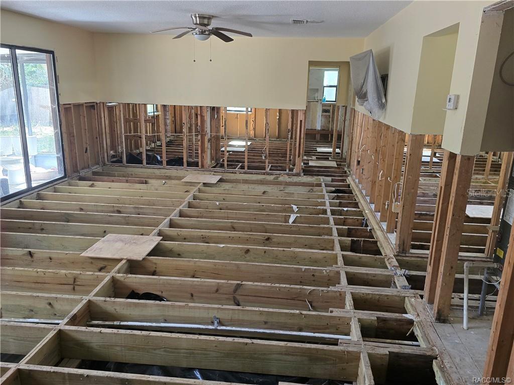 CARPENTERS COUNTRY SQUARE - Residential