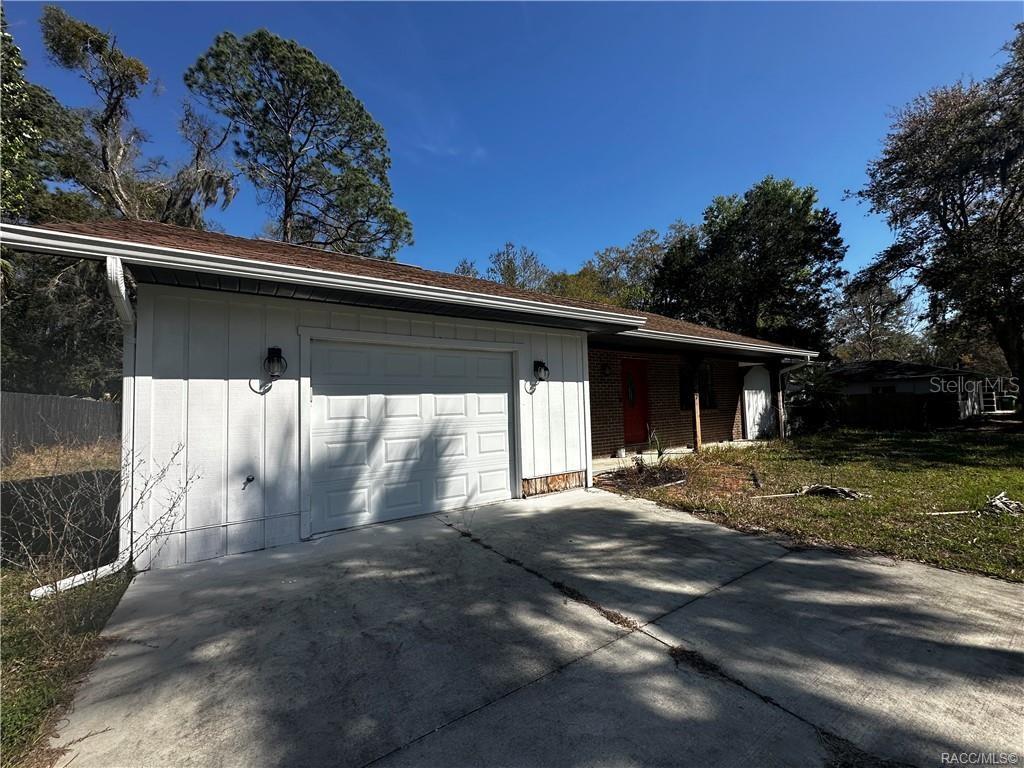 CARPENTERS COUNTRY SQUARE - Residential