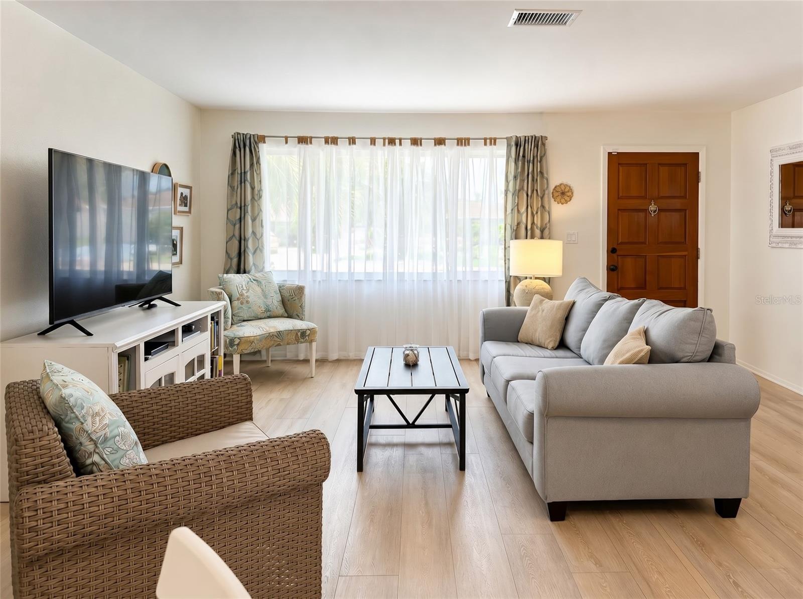 7210 8TH AVENUE LOOP W