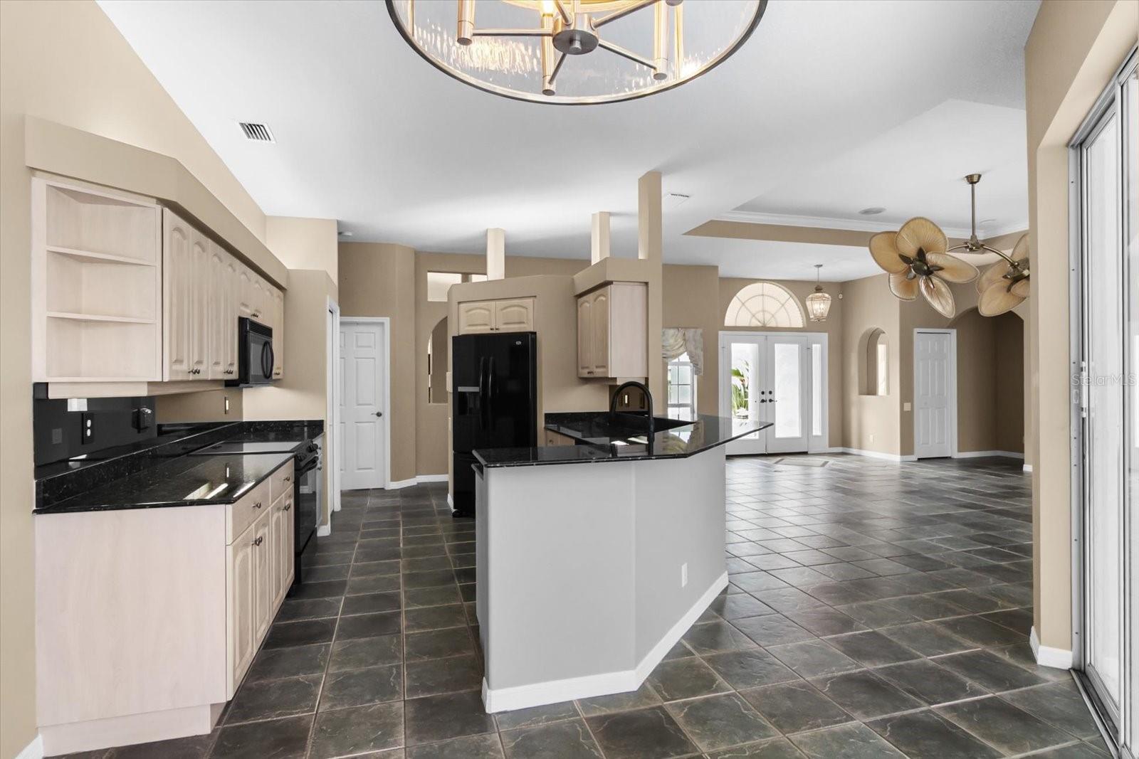 CALUSA LAKES - Residential