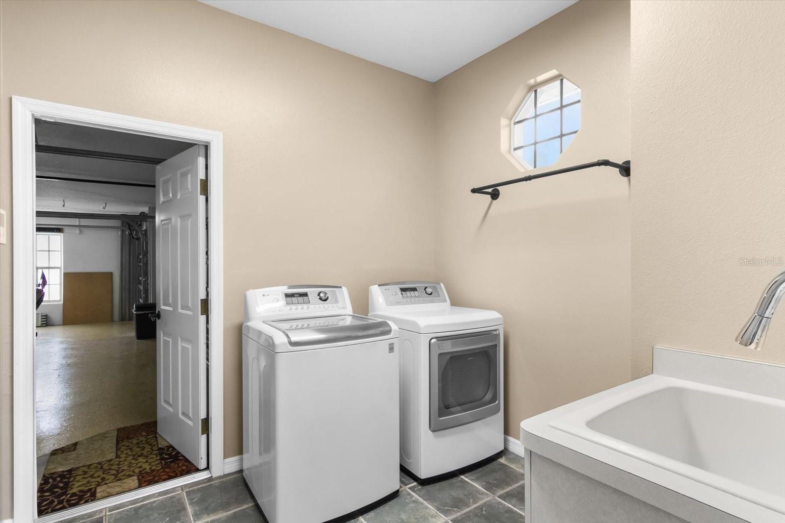 CALUSA LAKES - Residential