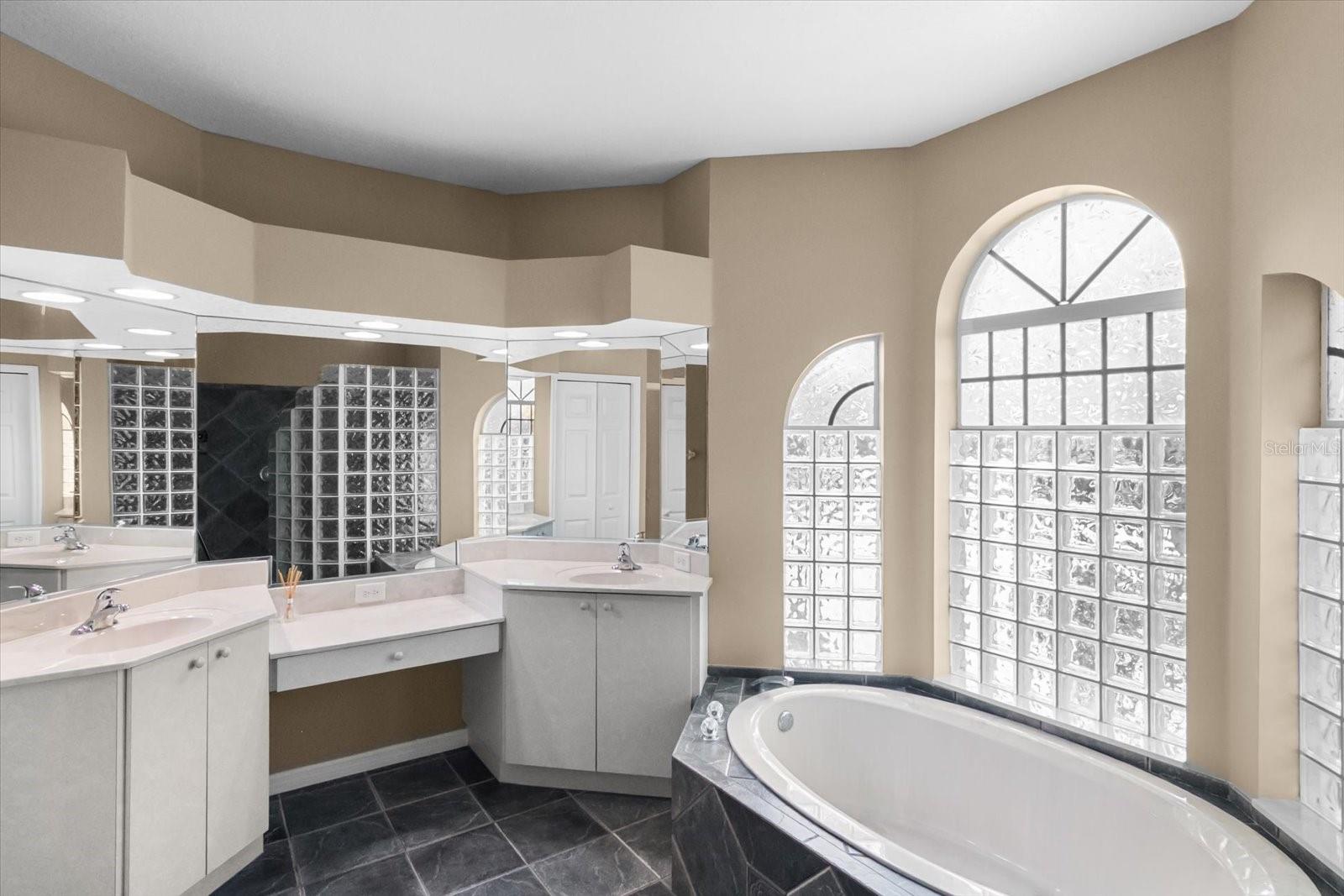 CALUSA LAKES - Residential