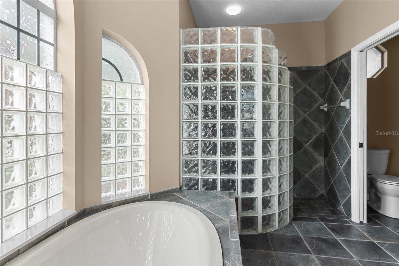 CALUSA LAKES - Residential