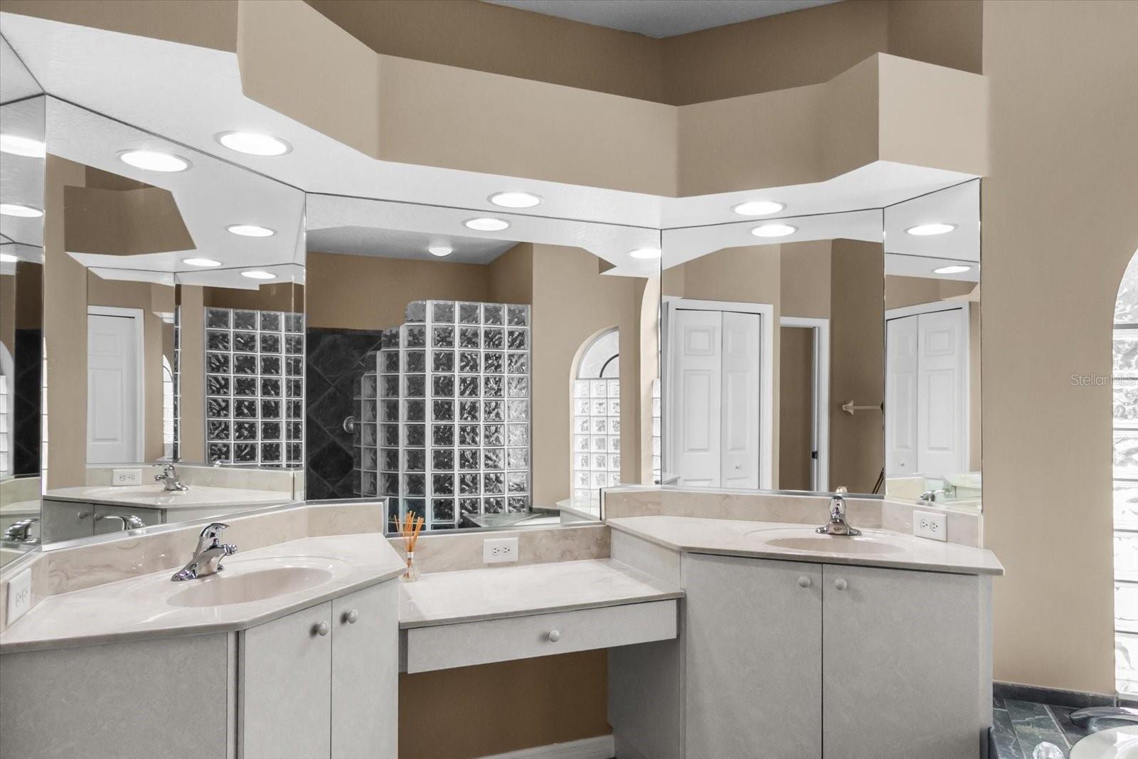 CALUSA LAKES - Residential