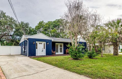 Photo of 3002 W Meadow Street, Tampa, FL 33611 (MLS # TB8412012)