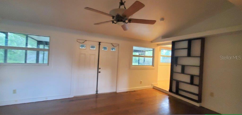 TOWN ESTATES - Residential Lease