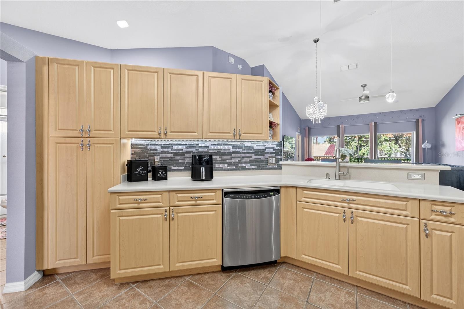 DORY VILLAS/LK MIONA - Residential