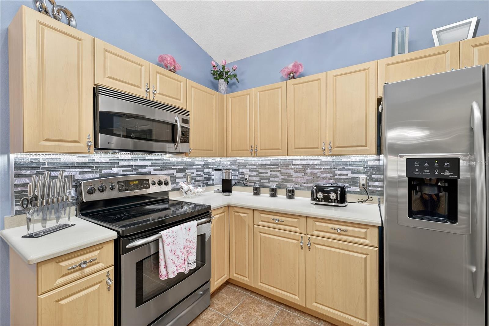 DORY VILLAS/LK MIONA - Residential