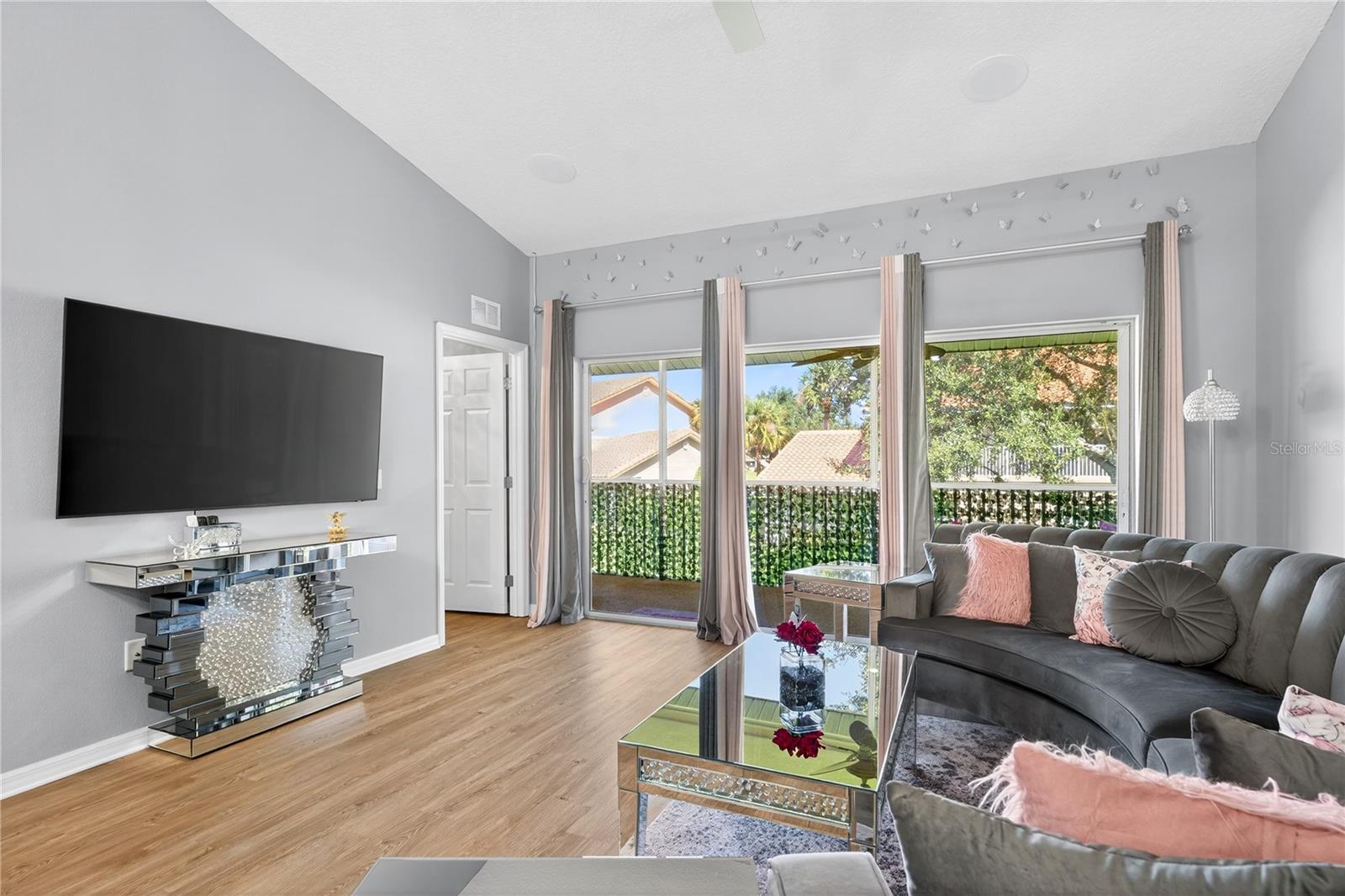 DORY VILLAS/LK MIONA - Residential