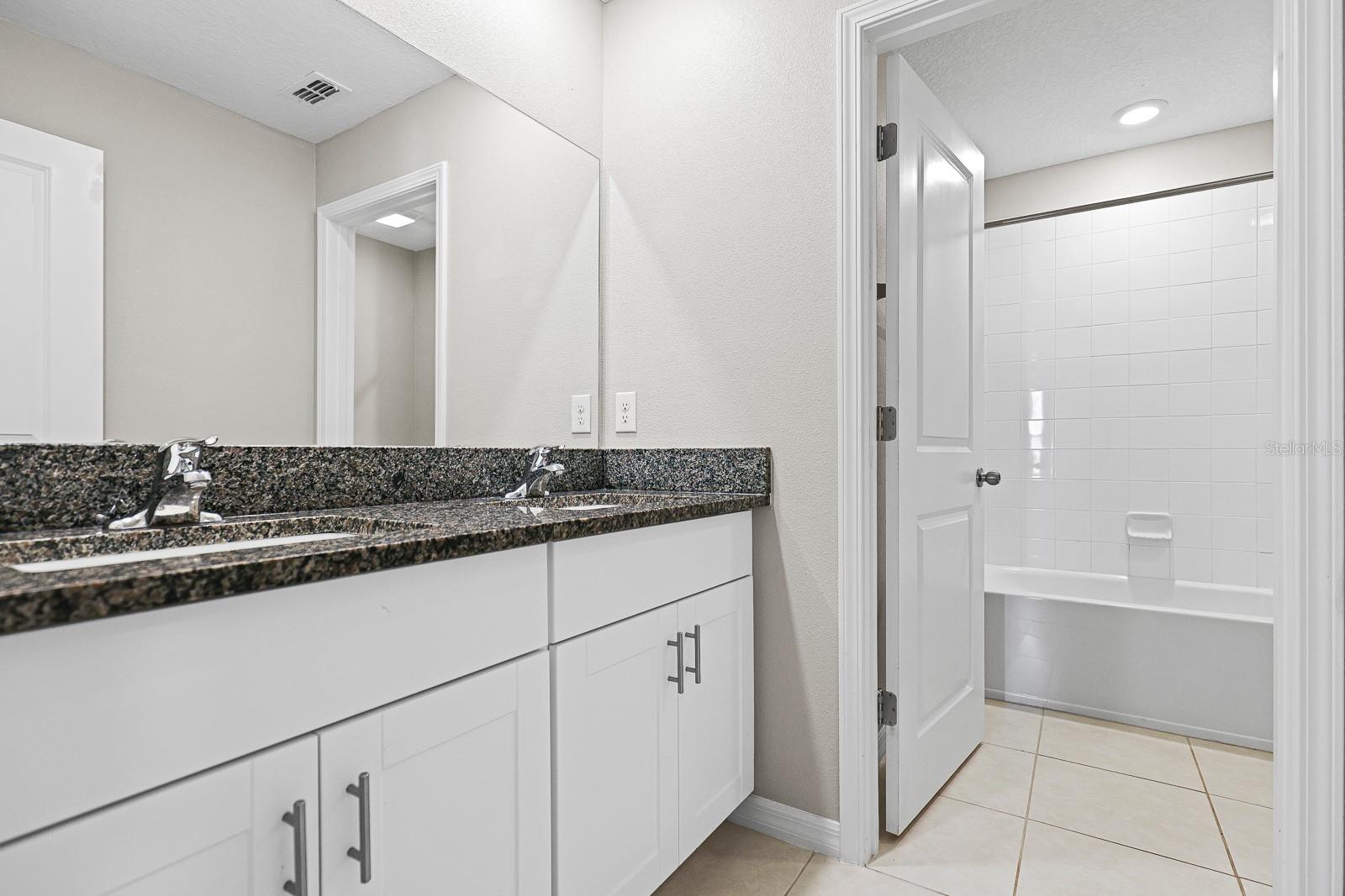 TRIPLE CRK VILLAGE N & P - Residential Lease