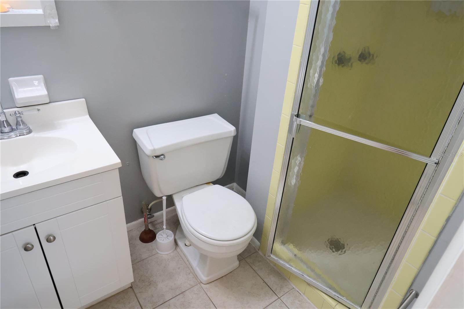 BAYSHORE SECOND CONDO SEC 16 - Residential Lease