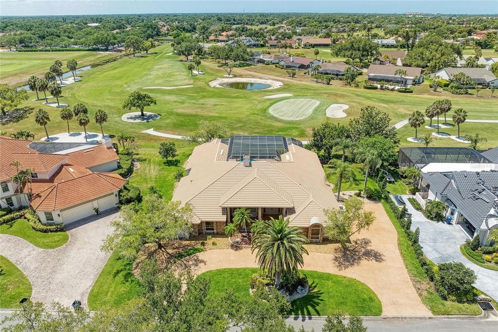 Photo of 4268 Las Palmas Way, Sarasota, FL 34238 (MLS # A4692954)