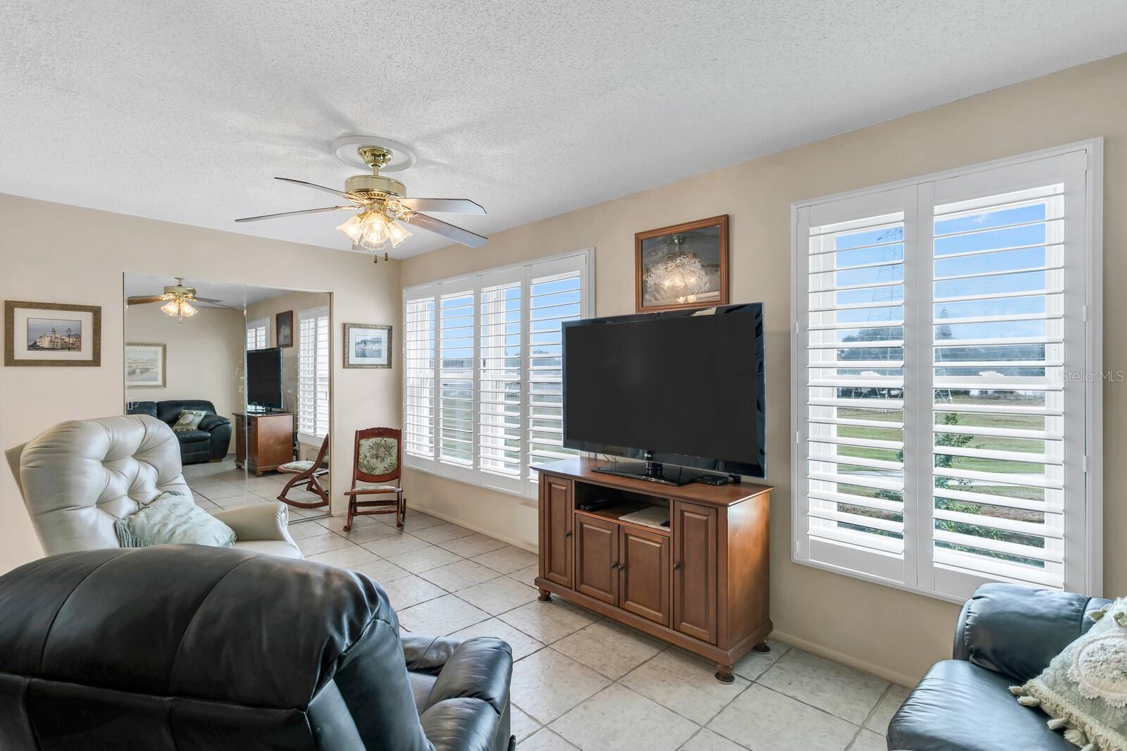 ON TOP OF THE WORLD - Residential