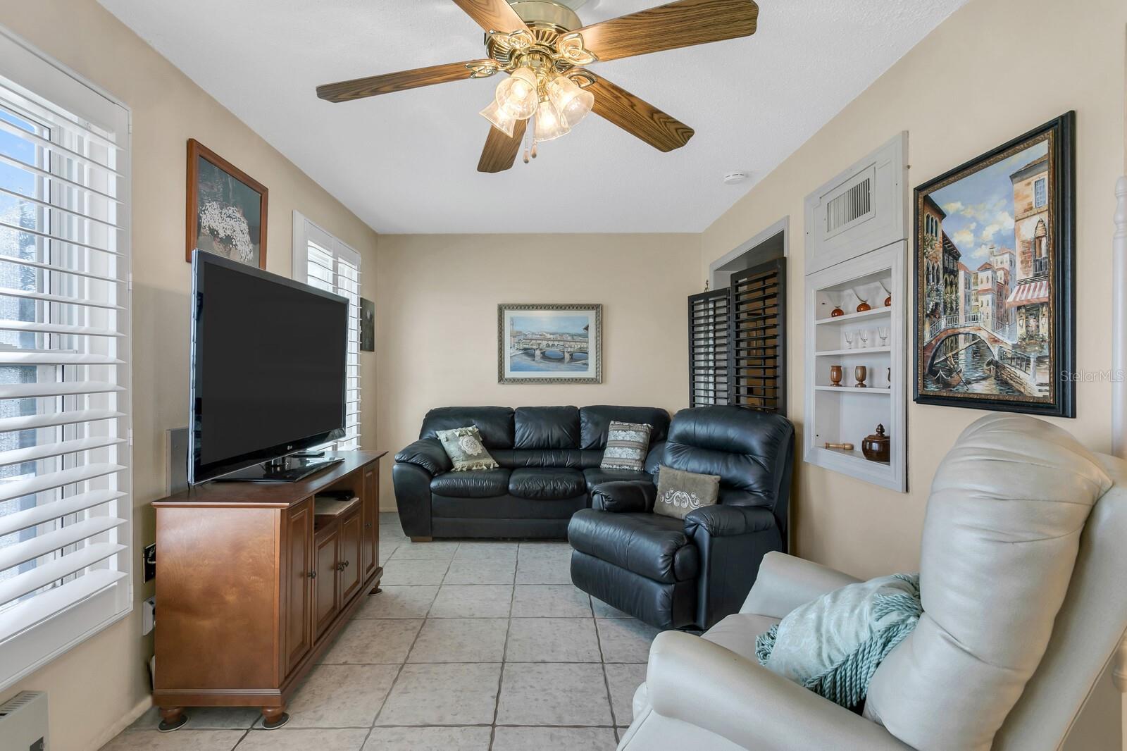 ON TOP OF THE WORLD - Residential