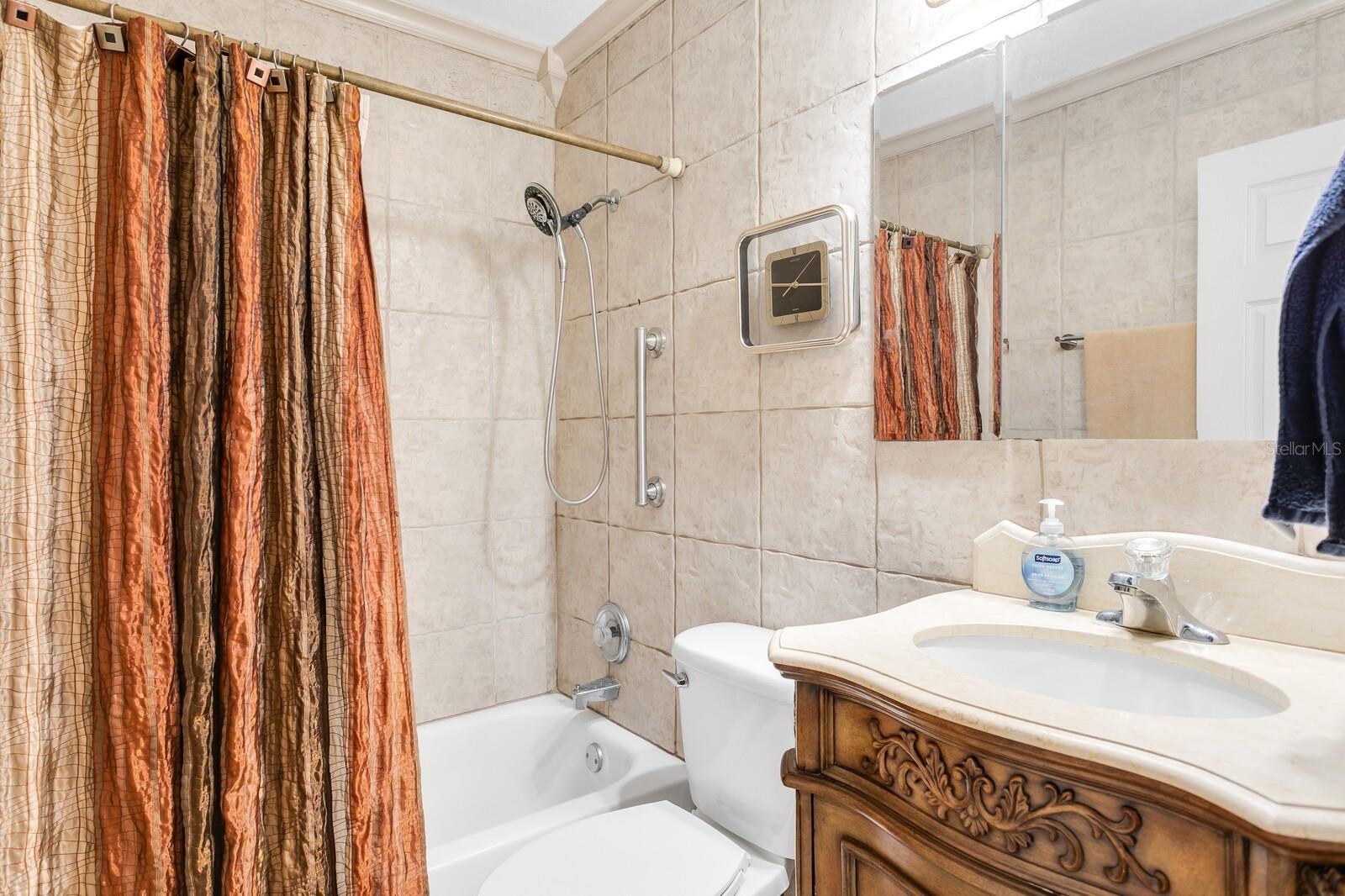 ON TOP OF THE WORLD - Residential