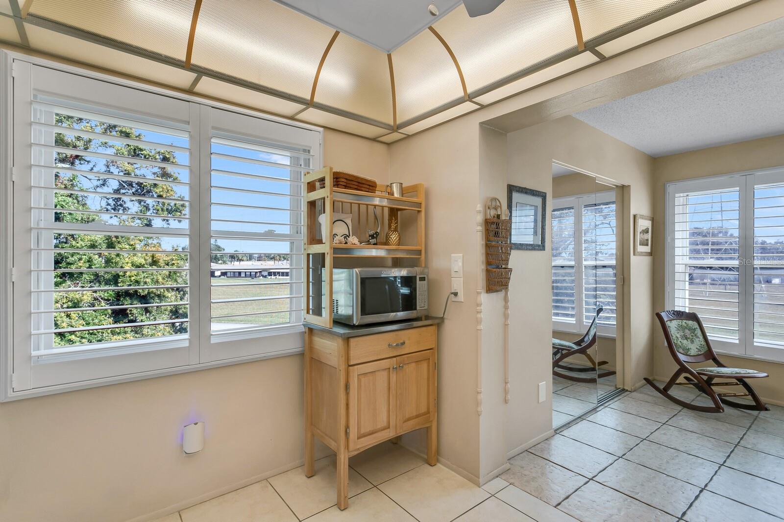 ON TOP OF THE WORLD - Residential