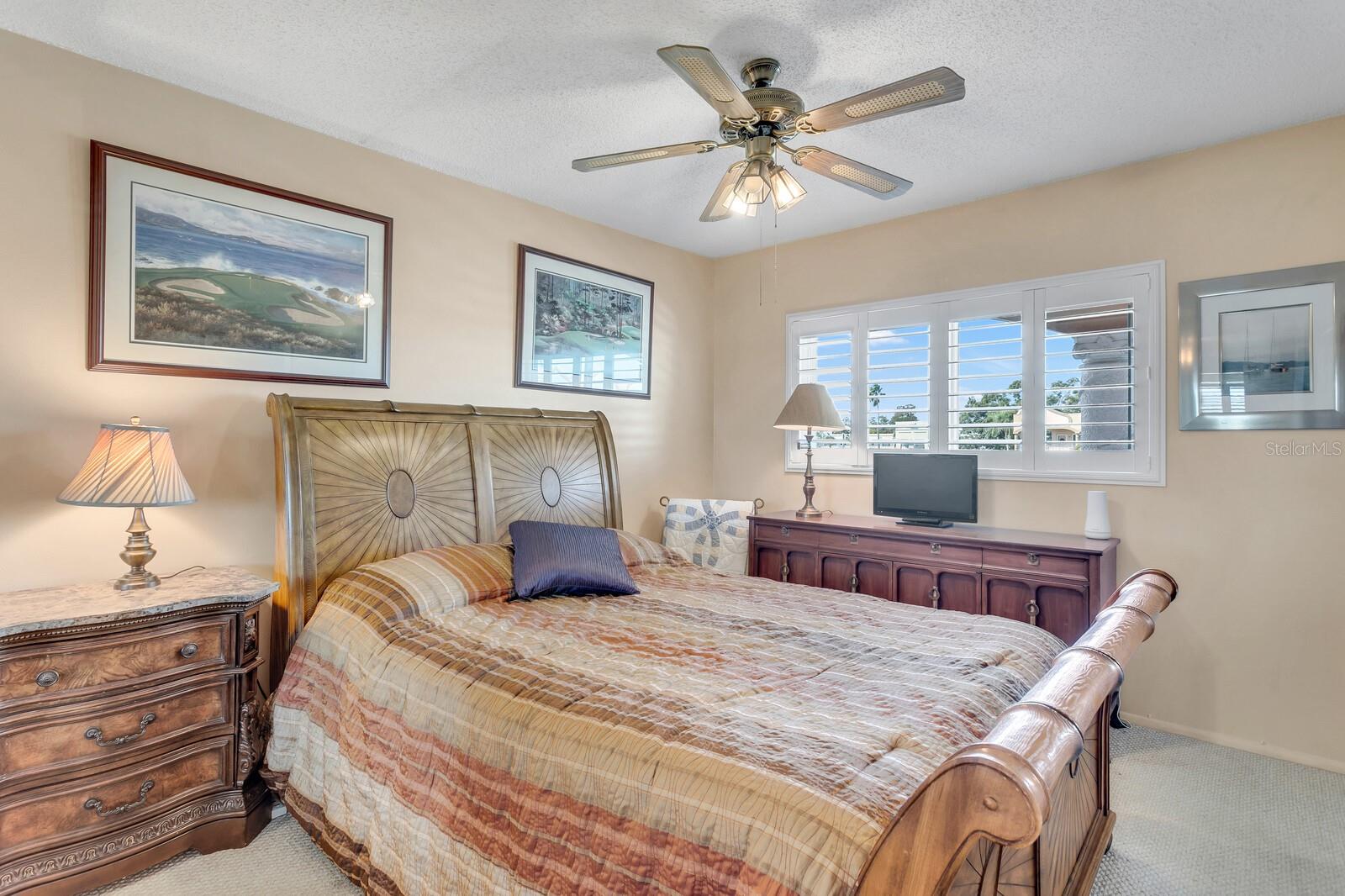 ON TOP OF THE WORLD - Residential