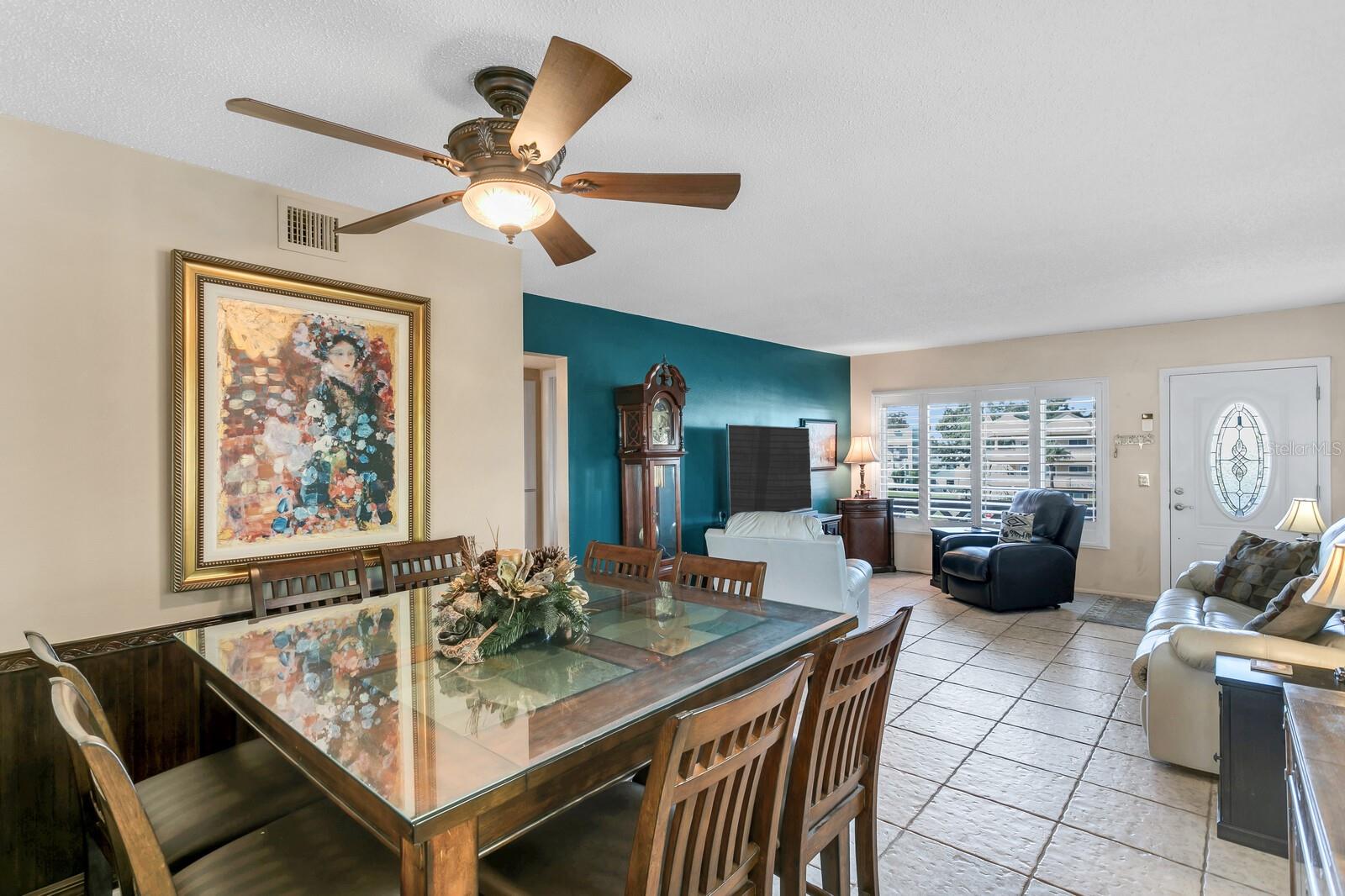 ON TOP OF THE WORLD - Residential