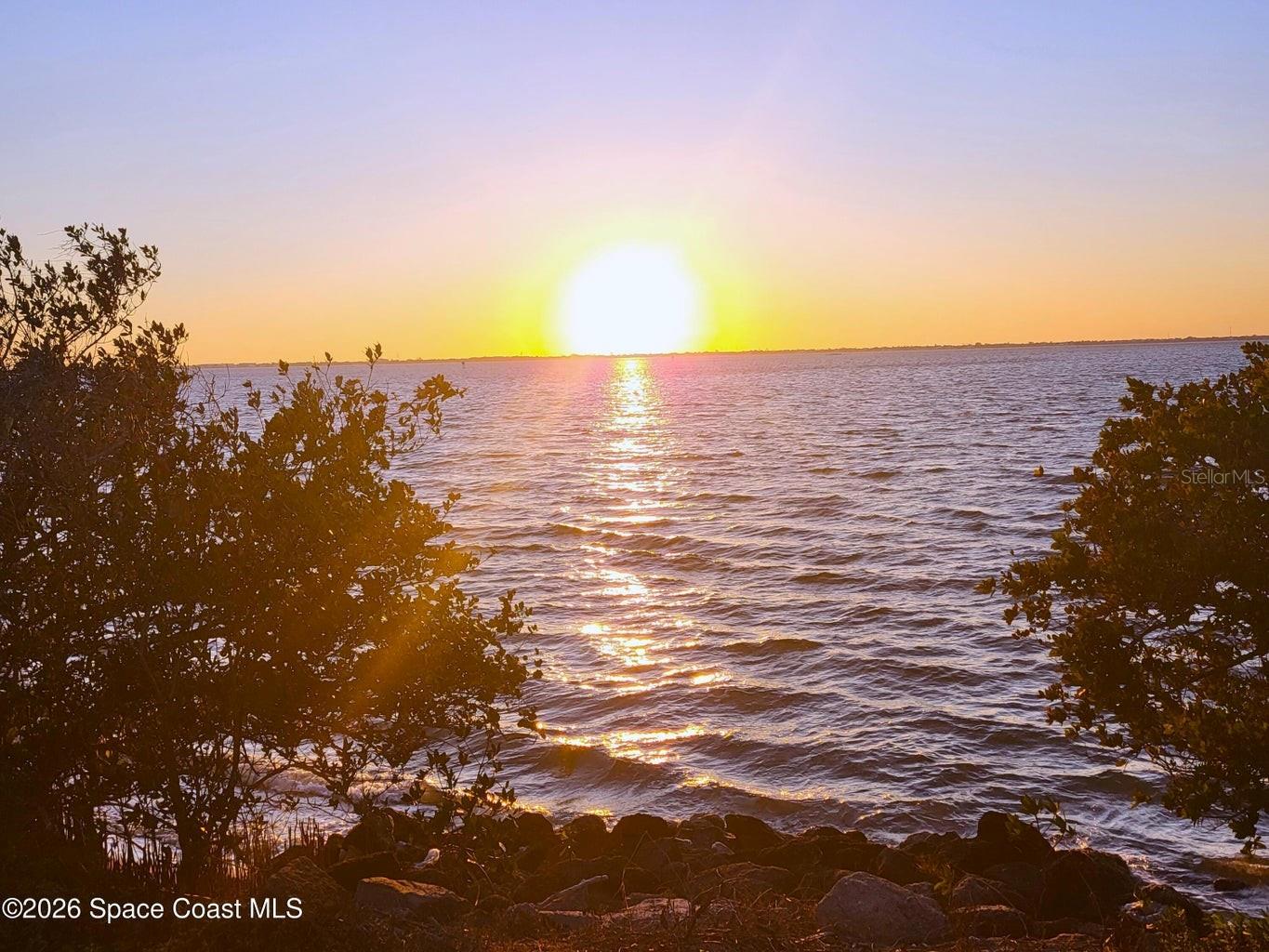 BAYSIDE CONDO PH I - Residential