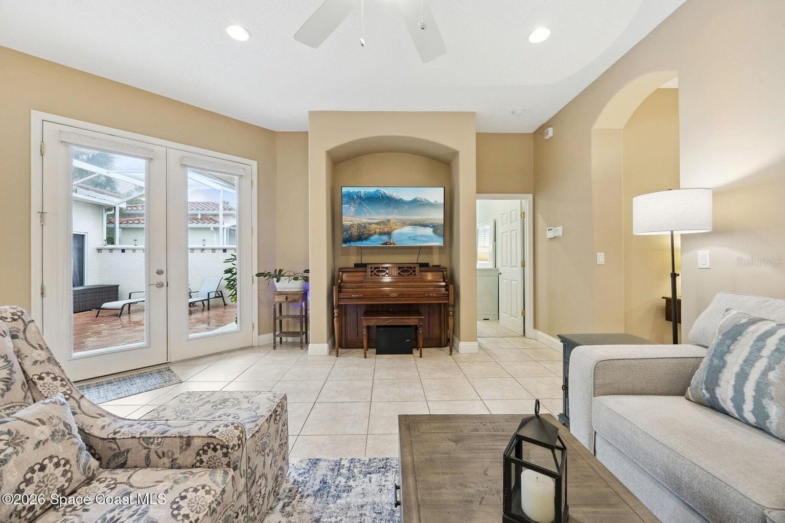 BAYSIDE CONDO PH I - Residential