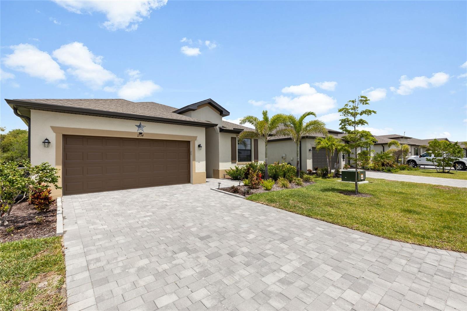 1734 SADDLEWOOD CIRCLE