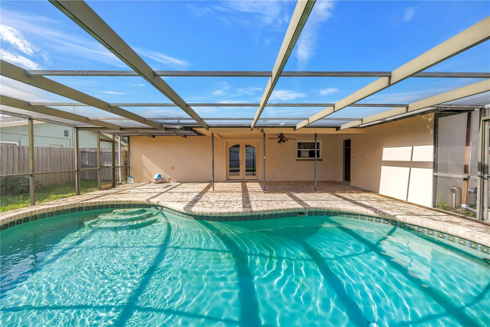 COLLEGE HILL PARK - Residential