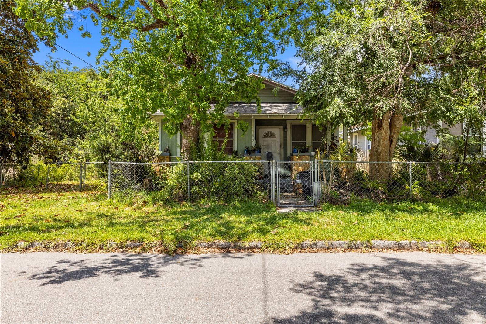 303 W IDLEWILD AVENUE