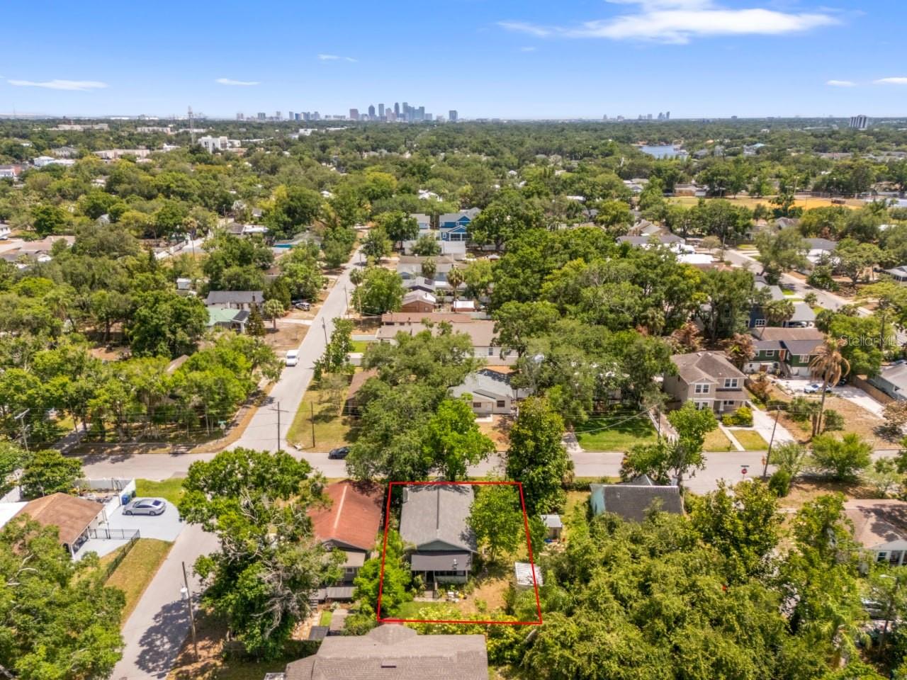 303 W IDLEWILD AVENUE