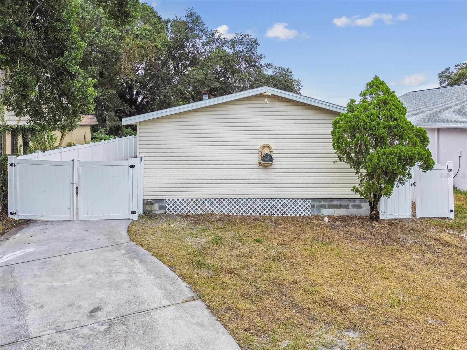 PINECREST SUB - Residential