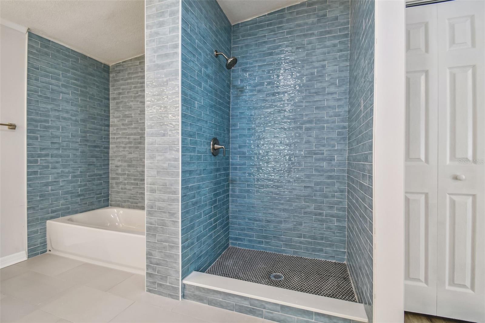 PINECREST SUB - Residential