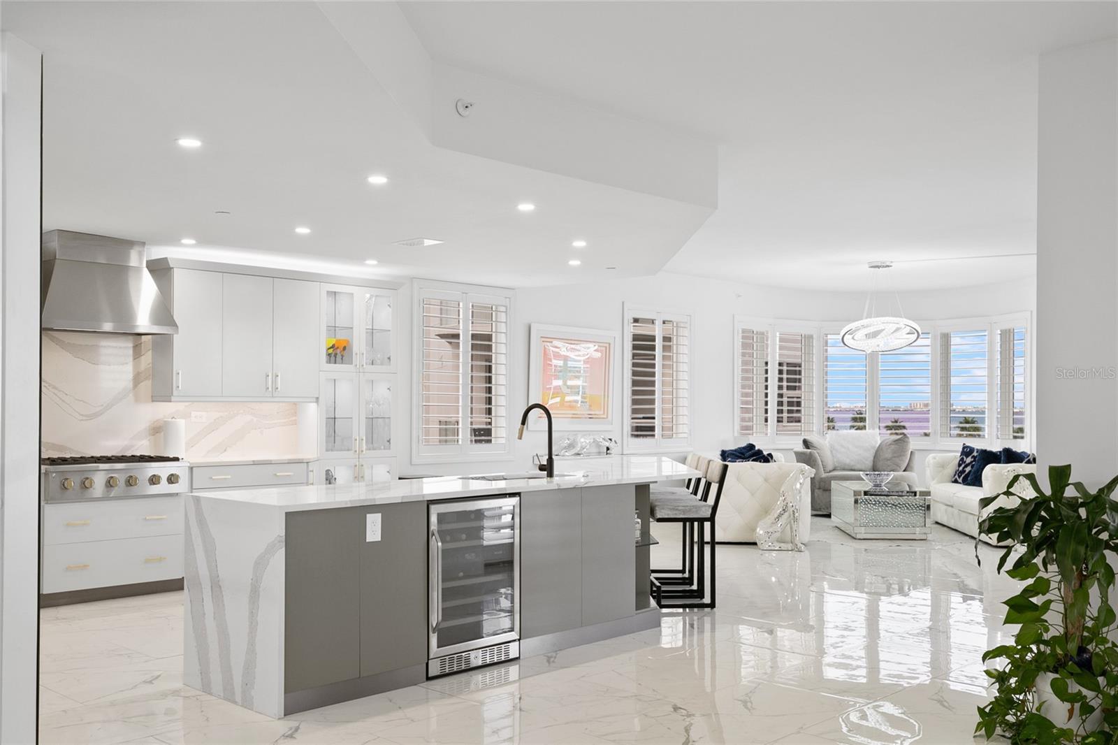 128 GOLDEN GATE POINT 501B