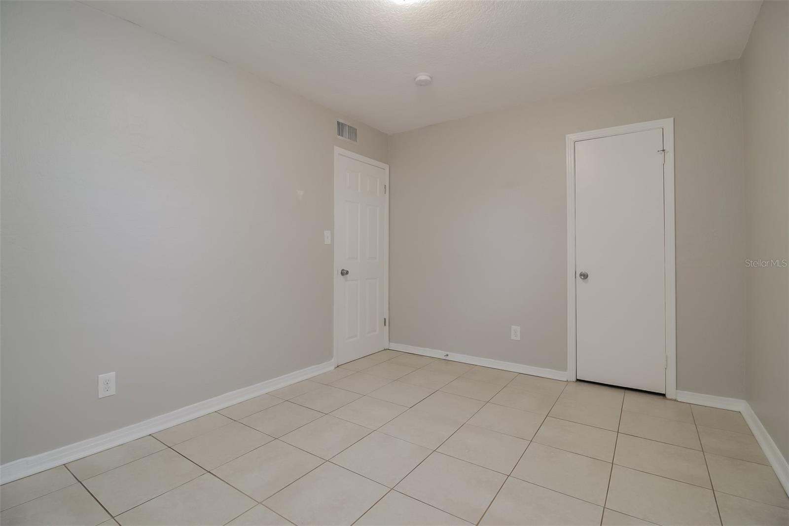 HOURGLASS HOMES - Residential Lease