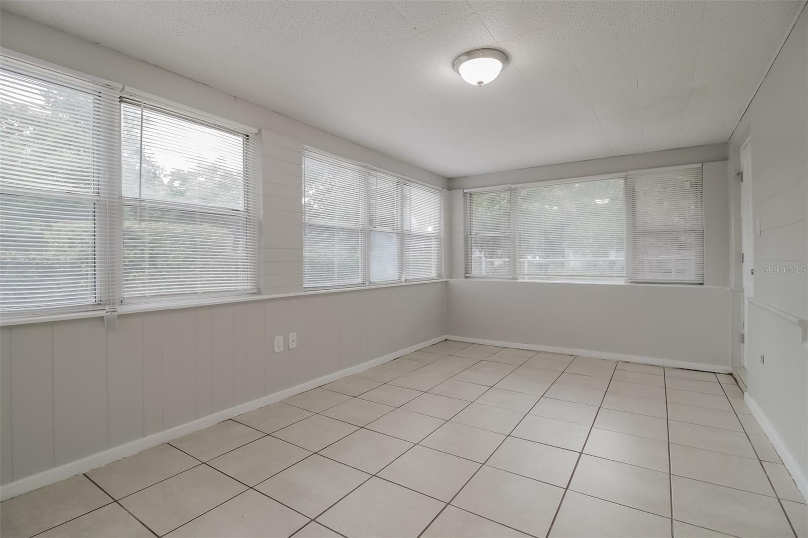 HOURGLASS HOMES - Residential Lease