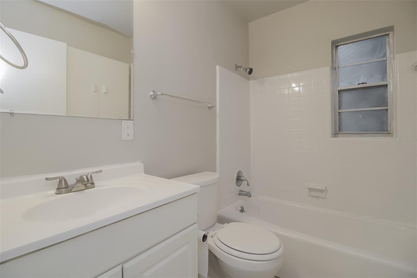 HOURGLASS HOMES - Residential Lease