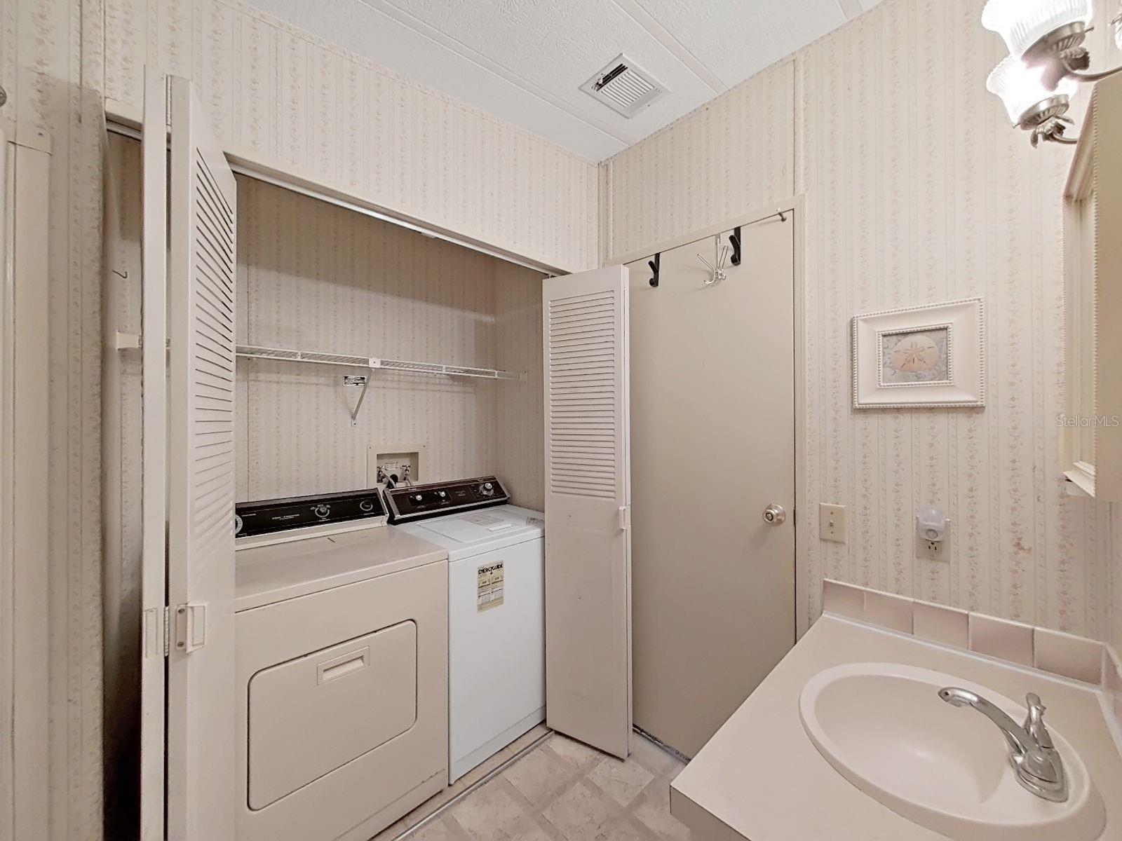 FOXWOOD LAKE ESTATES - Residential